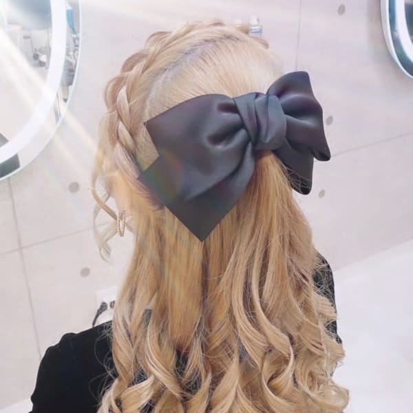 編み込みカチューシャハーフアップ