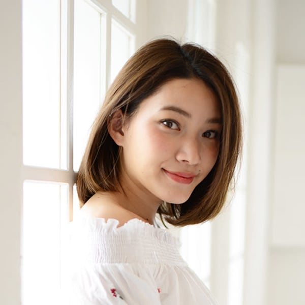 ツヤ可愛ストレートミディアム