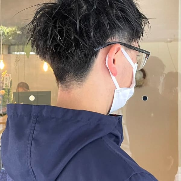 ツーブロックショート　ビジネススタイル　束感