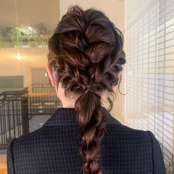 ヘアセット　お呼ばれヘア　ローポニー　編み込み