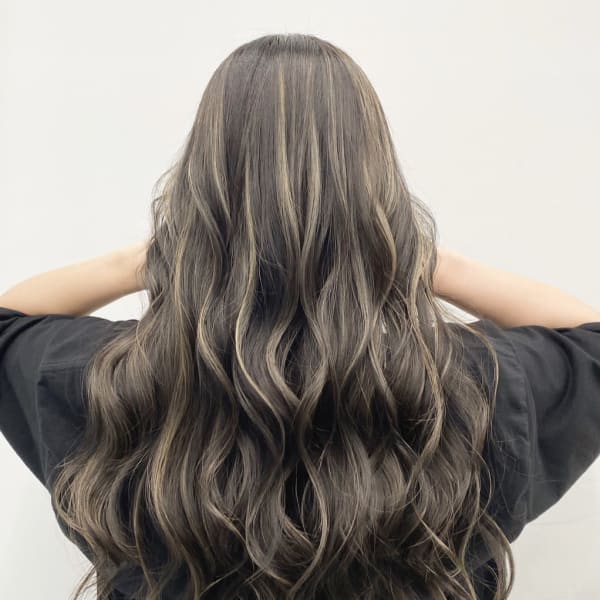 ホワイトグレージュハイライト