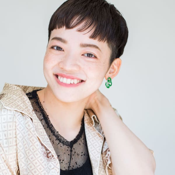 刈り上げショート　ジェンダレスショート　暗髪|MERCI