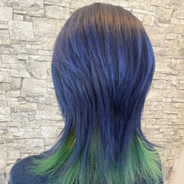 くびれレイヤーのツートーン派手髪☆