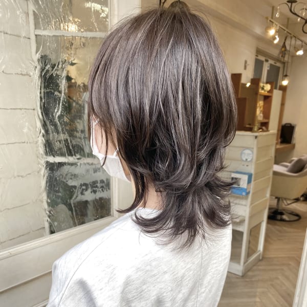 2023年人気ヘアくびれウルフミディアム世田谷区美容室