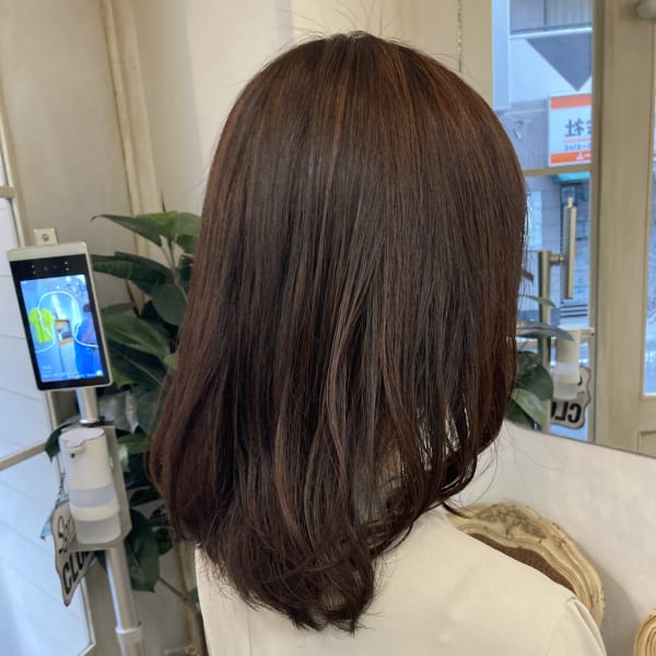 ナチュラルストレート毛先外しでまとまりやすい柔らかミディアム