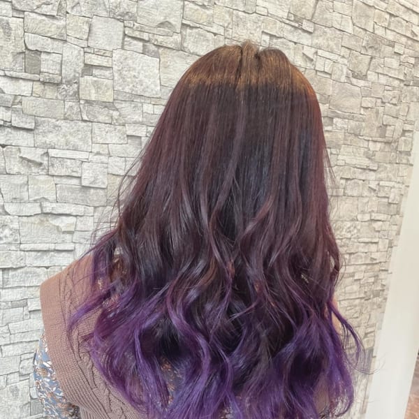 少し毛先にしっかりと【ムラサキ】