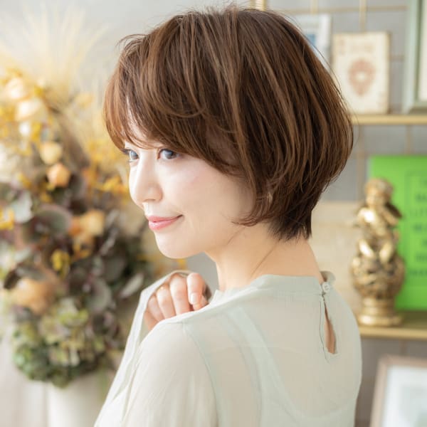 アシンメトリーナチュラルマッシュショート ヘルシースタイル