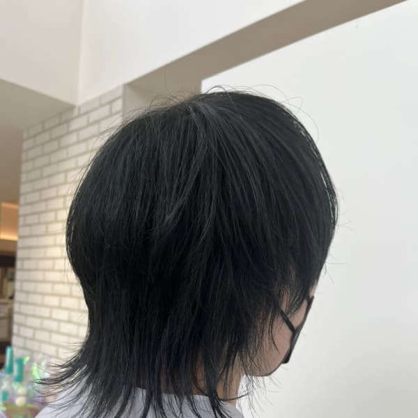 ウルフカット・イルミナでつくるブルーブラック