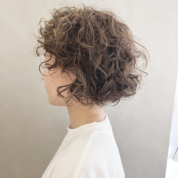 外国人風カーリーヘア×シークレットハイライト