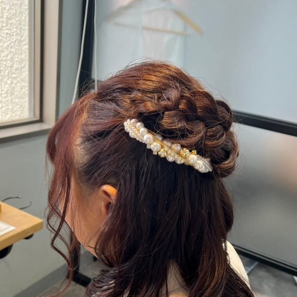 編み込みハーフアップ×パールピンアレンジ