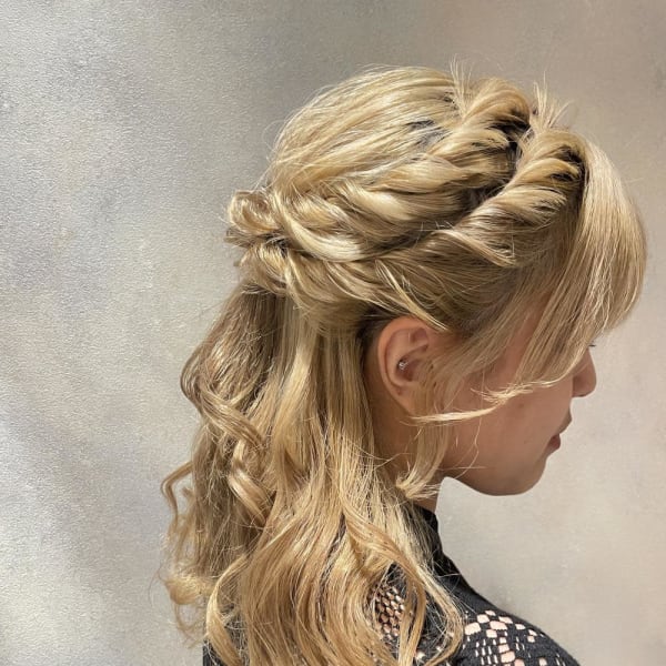 大人可愛いハーフアップ