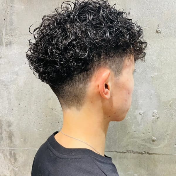 メンズ 30代 パーマ ツイストスパイラル