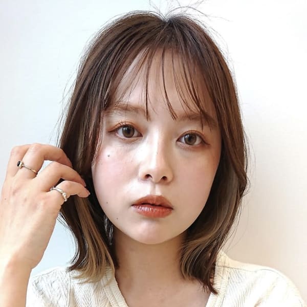 切りっぱなし外はねミディアム