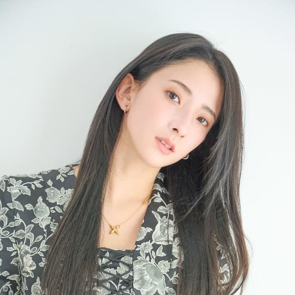大人黒髪ツヤストレート