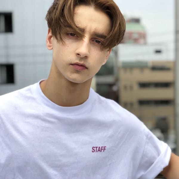 大人センターパートスタイル
