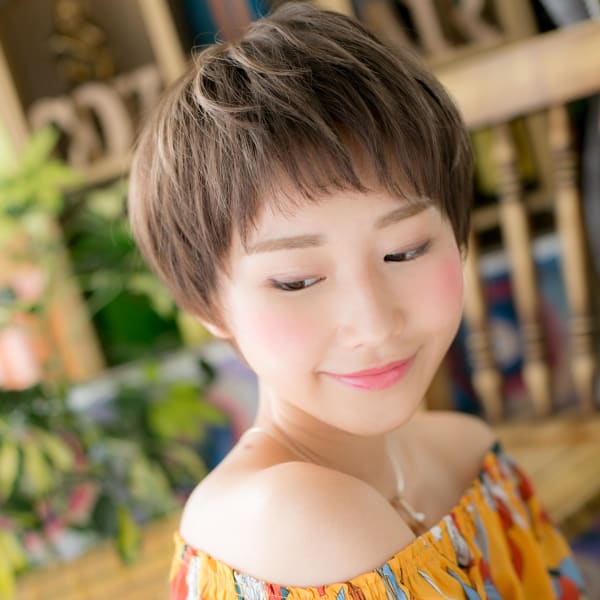 暗髪オン眉韓国風ナチュラルマッシュウルフ ことりベージュ