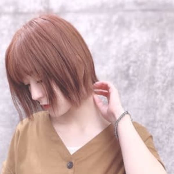 外ハネ ボブ 切りっぱなし