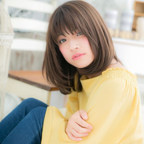 バレイヤージュ前下がりぱっつんボブ カーキベージュ