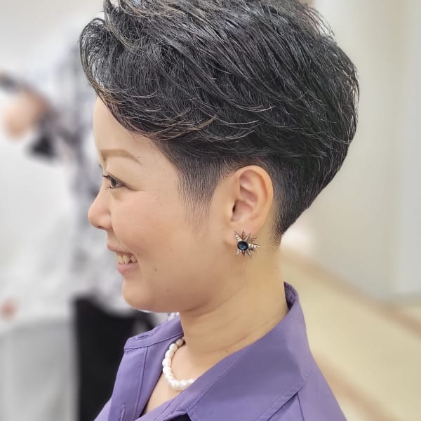 メンズライク刈り上げショート