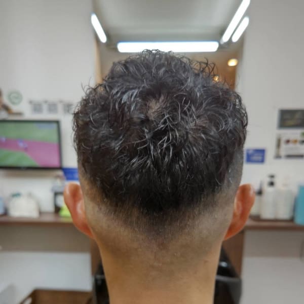 カットサロンタウラアルチザンヘアー