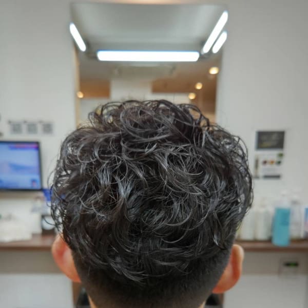 カットサロンタウラアルチザンヘアー