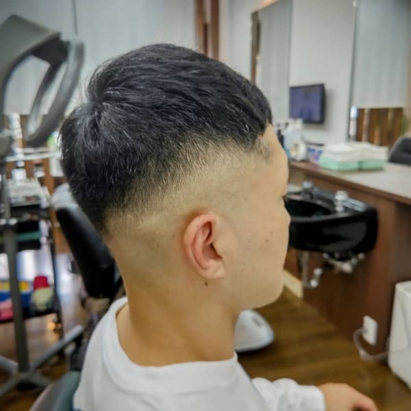 カットサロンタウラアルチザンヘアー