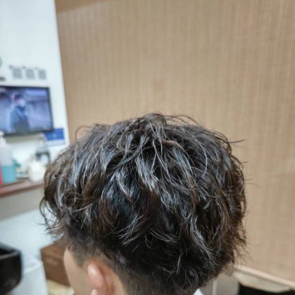 カットサロンタウラアルチザンヘアー