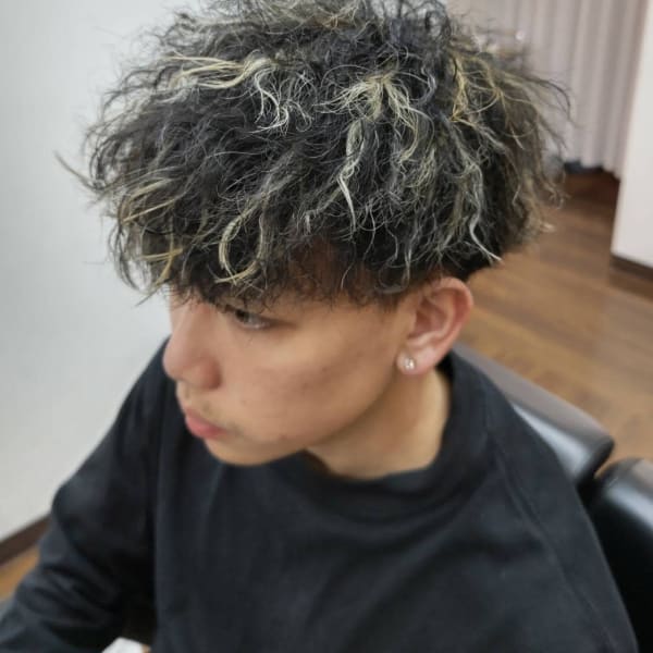 カットサロンタウラアルチザンヘアー