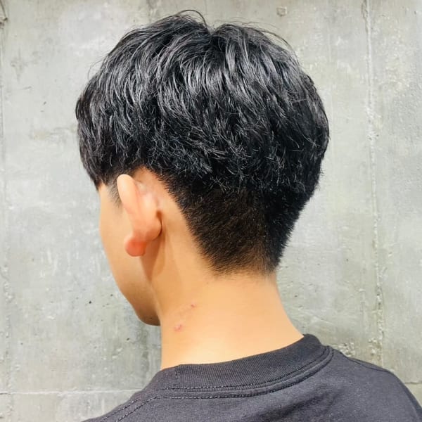 ツーブロック 束感ショート アップバング