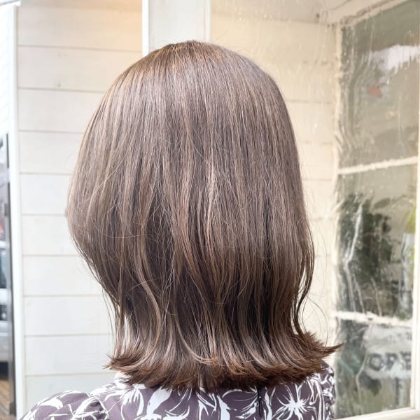 段を入れないふんわりくびれボブミルクティーカラー梅ヶ丘美容室