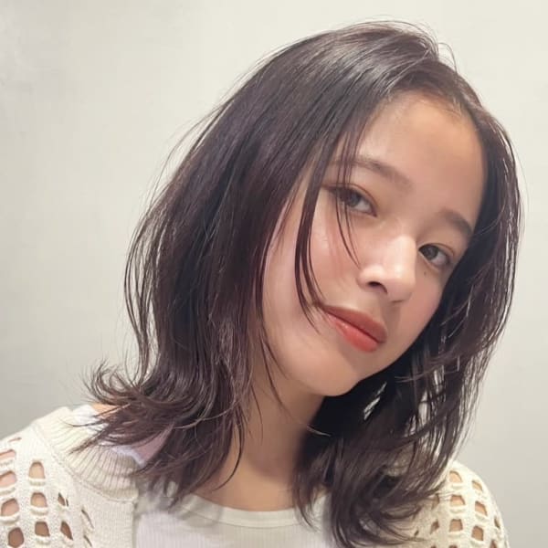 外ハネミディ　顔周りレイヤー　ラベンダーアッシュ|髪質改善 SEPT. 天神大名