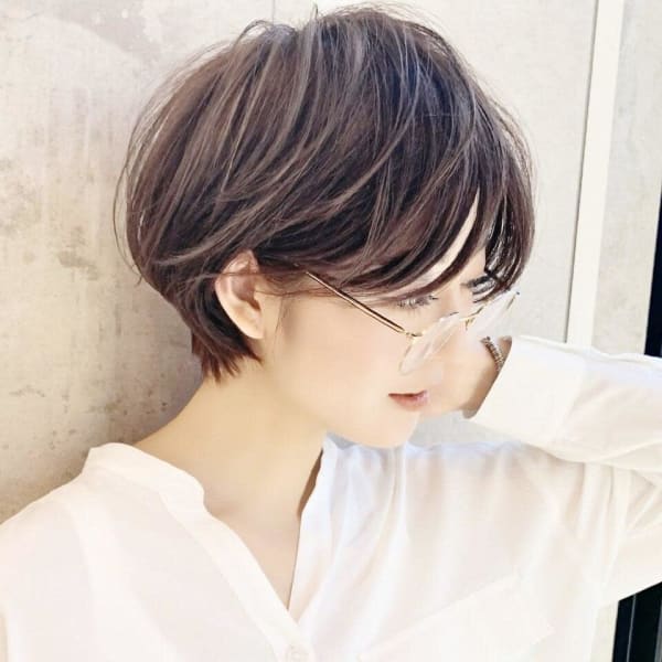 20代30代40代大人可愛い耳掛けひし形くびれ丸みショート