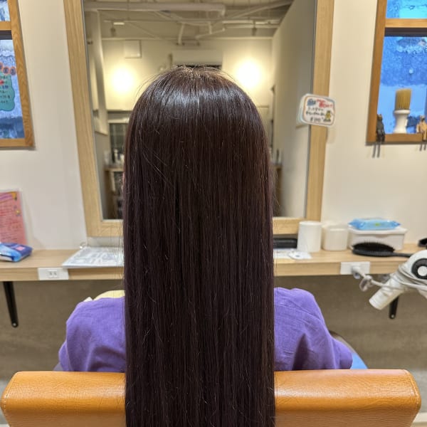 ツヤ感際立つアメジストカラー