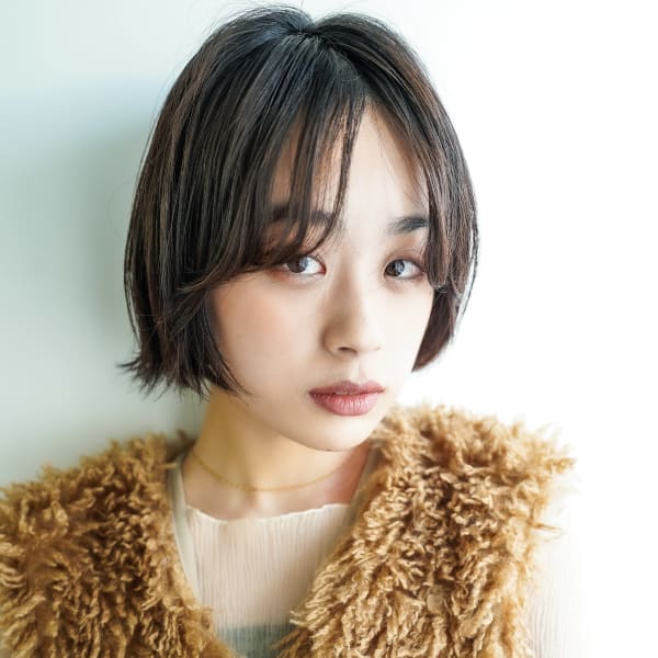 黒髪スタイル20代30代40代50代大人ボブシースルーバング