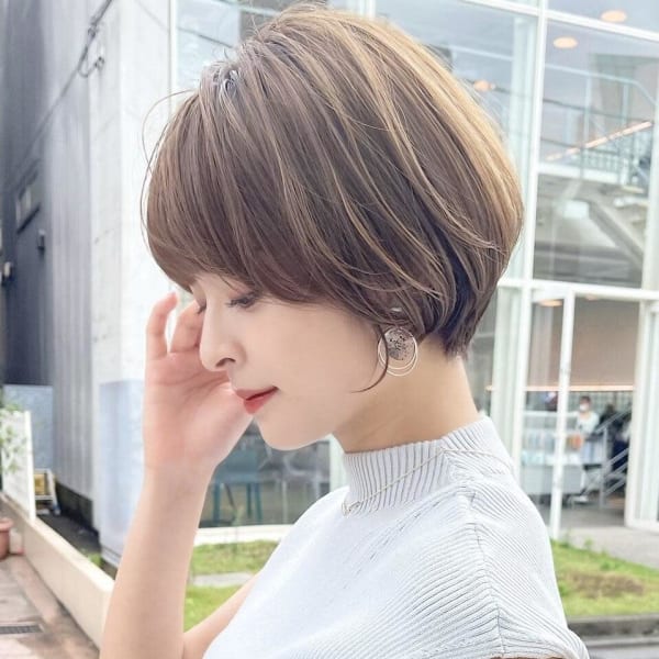 20代30代40代大人可愛い耳掛けひし形くびれ丸みショート