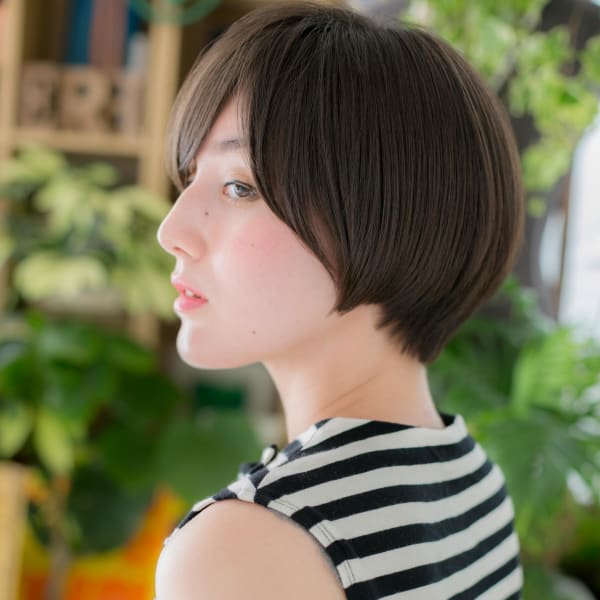 オリーブグレージュ大人ボブ束感ショートも◎　ヘルシースタイル