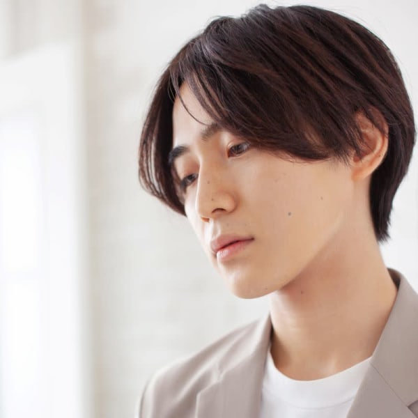 センターパートマッシュ