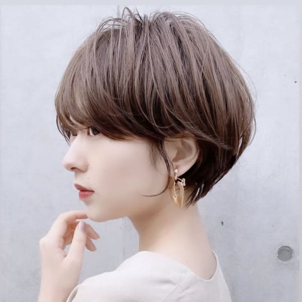 大人可愛い前髪ありのひし形マッシュショートパーマ20代30代