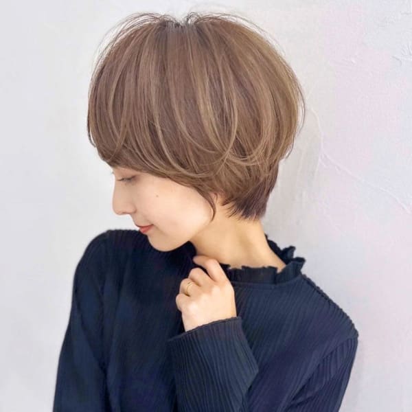 大人可愛い前髪ありのひし形マッシュショートパーマ20代30代