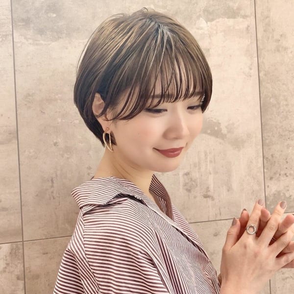 20代30代40代大人可愛い耳掛けひし形くびれ丸みショート