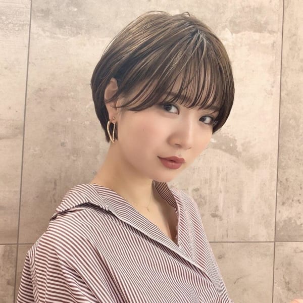 20代30代40代大人可愛い耳掛けひし形くびれ丸みショート