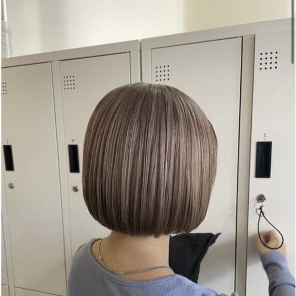 ミニボブ×ペールベージュ