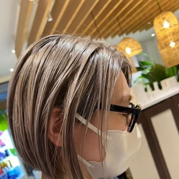 スモーキーベージュ