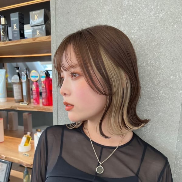 くびれボブ インナーカラー イヤリングカラー デザインカラー