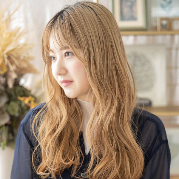 外国人風オンブレハイライトゆるふわカール　ハイトーンカラー