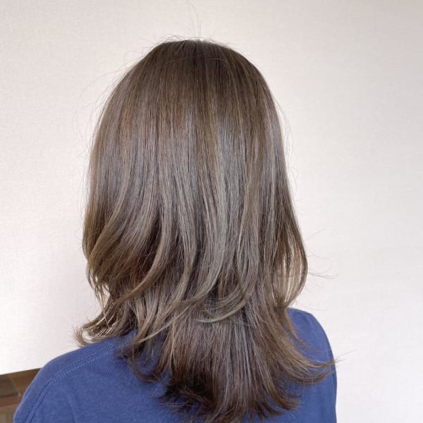 ★ミディアムレイヤー×オリーブベージュ