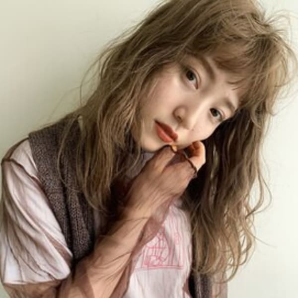 ラフシアベージュ