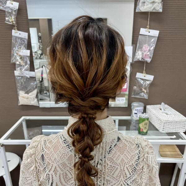 ナチュラル編みおろしヘア