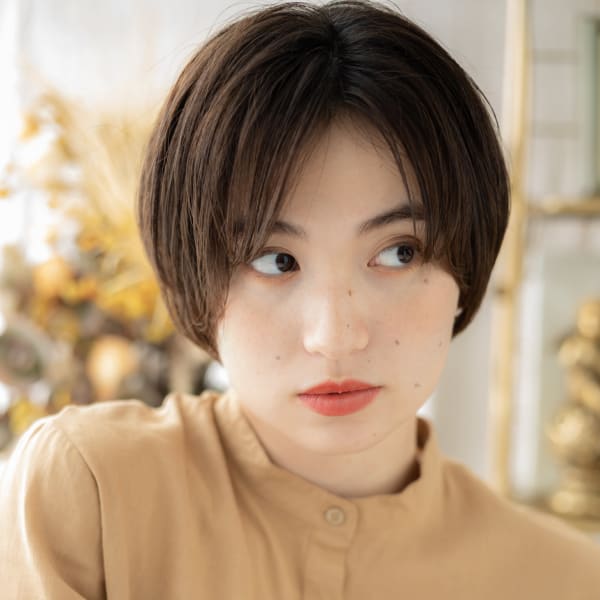 小顔前下がりナチュラルマッシュショートボブ カーキベージュ