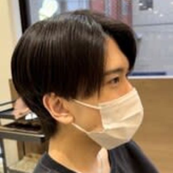 センターパートウルフ